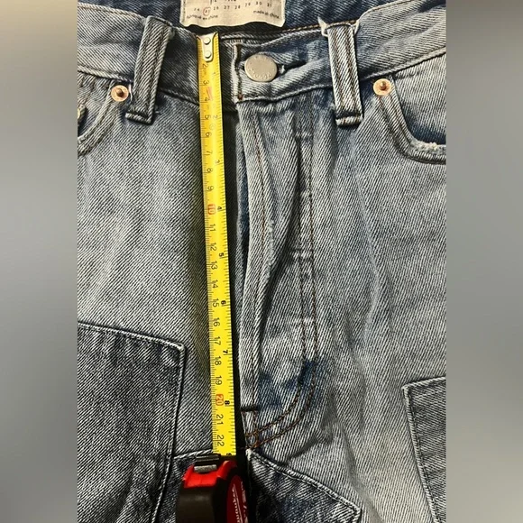 We the Free patch jean short with raw hem button fly size 25 - Picture 6 of 8
